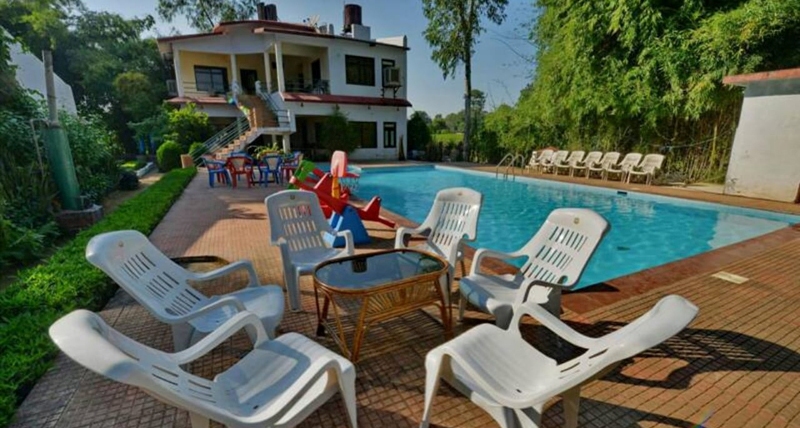 swimming pool bandhavgarh_park